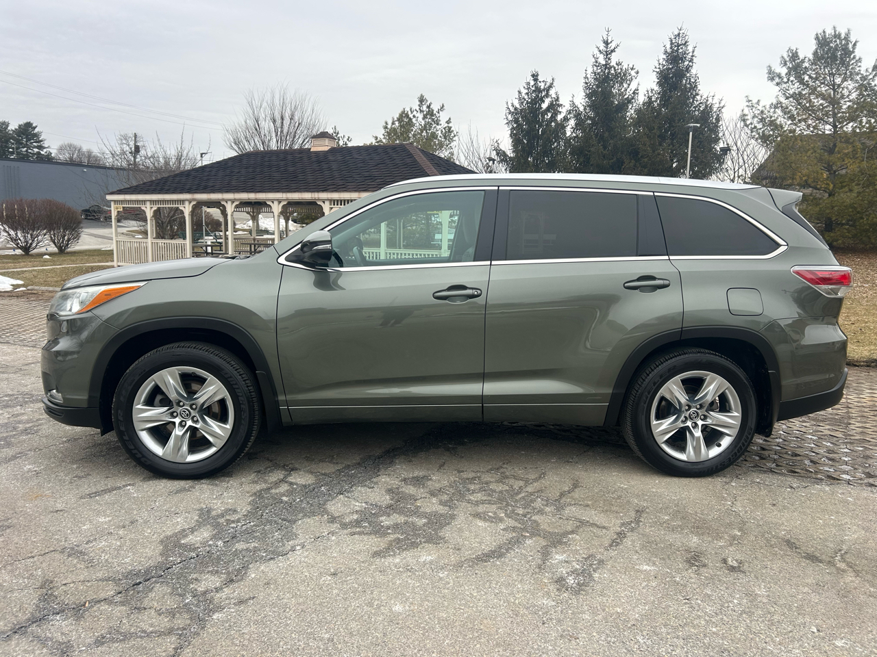 Toyota Highlander AWD 4dr V6 Limited (Natl) 2016