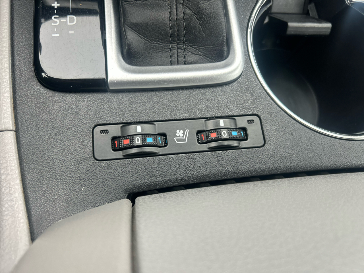 Toyota Highlander AWD 4dr V6 Limited (Natl) 2016