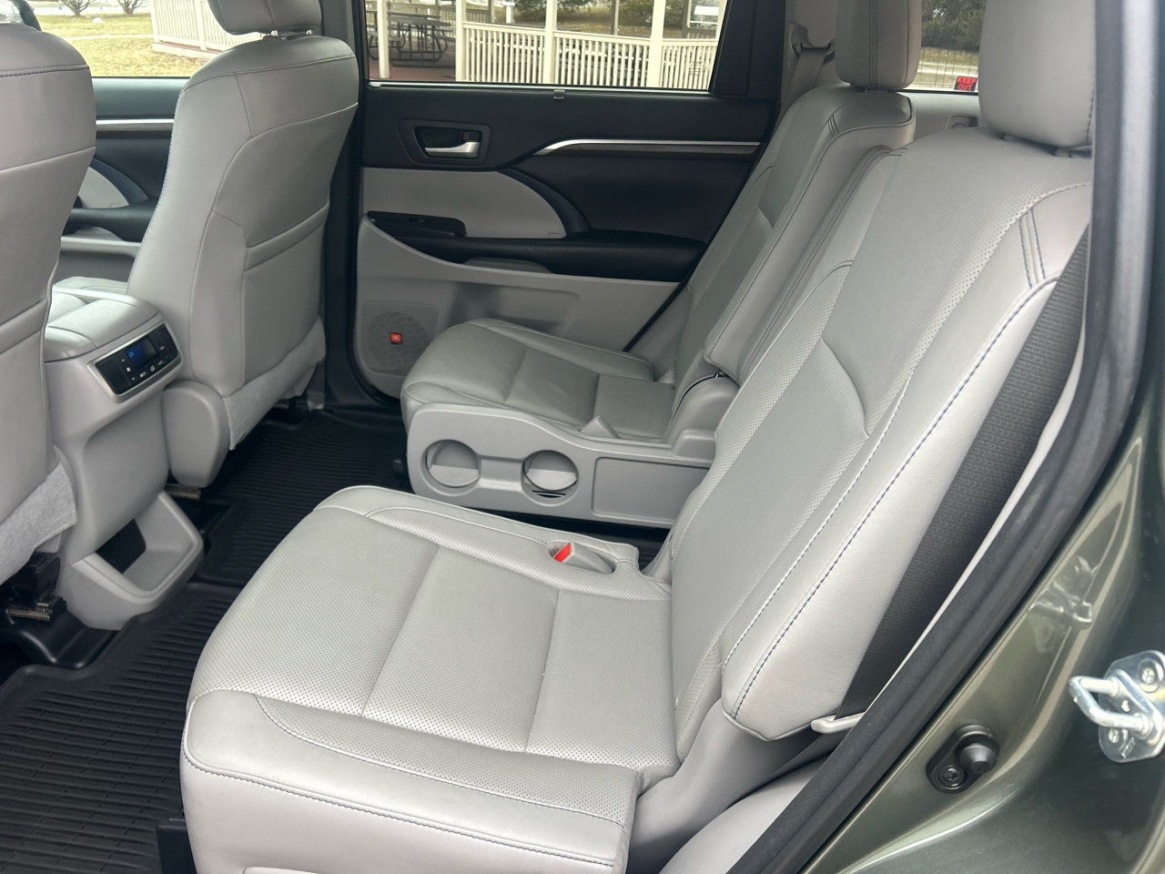 Toyota Highlander AWD 4dr V6 Limited (Natl) 2016