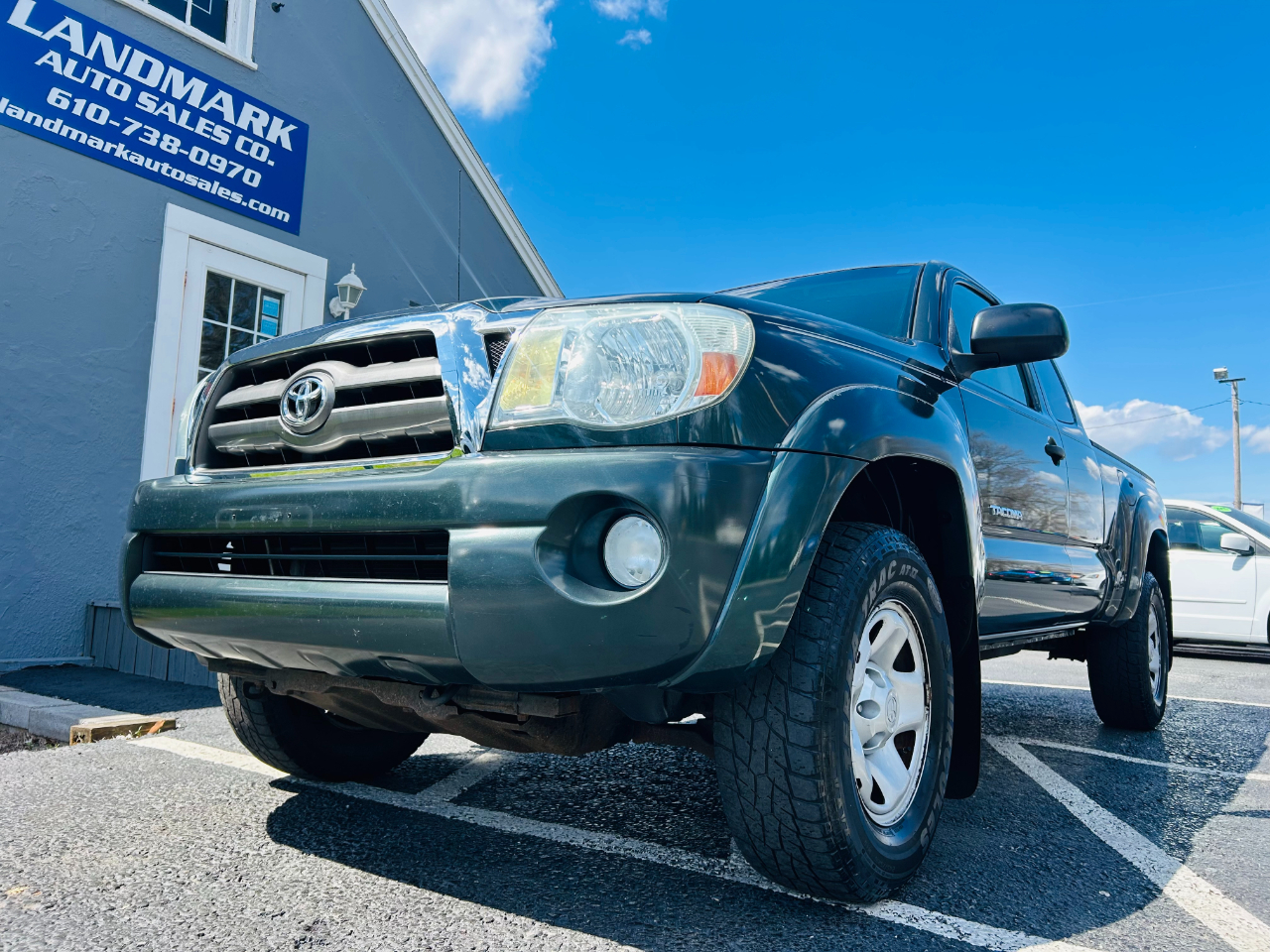 Toyota Tacoma 2WD Access V6 AT PreRunner (Natl) 2010