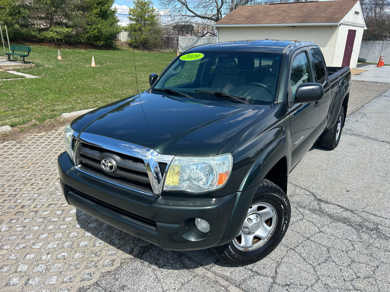 Toyota Tacoma 2WD Access V6 AT PreRunner (Natl) 2010