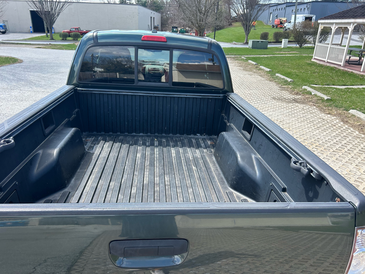 Toyota Tacoma 2WD Access V6 AT PreRunner (Natl) 2010