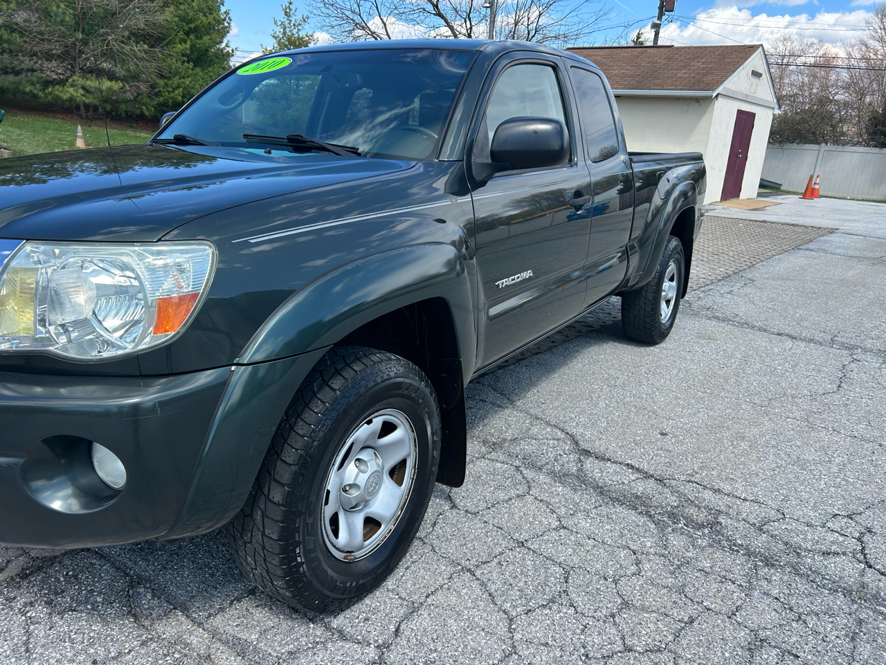 Toyota Tacoma 2WD Access V6 AT PreRunner (Natl) 2010