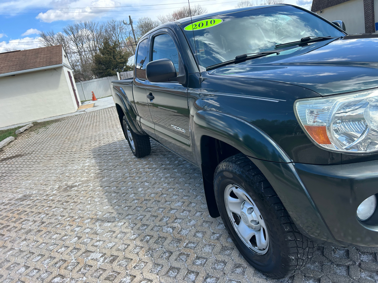 Toyota Tacoma 2WD Access V6 AT PreRunner (Natl) 2010