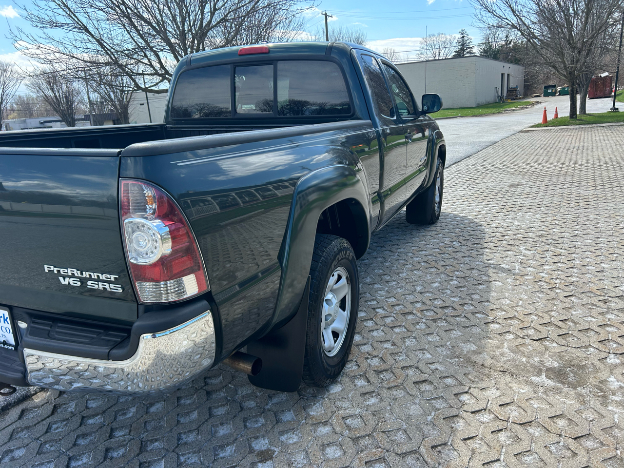 Toyota Tacoma 2WD Access V6 AT PreRunner (Natl) 2010