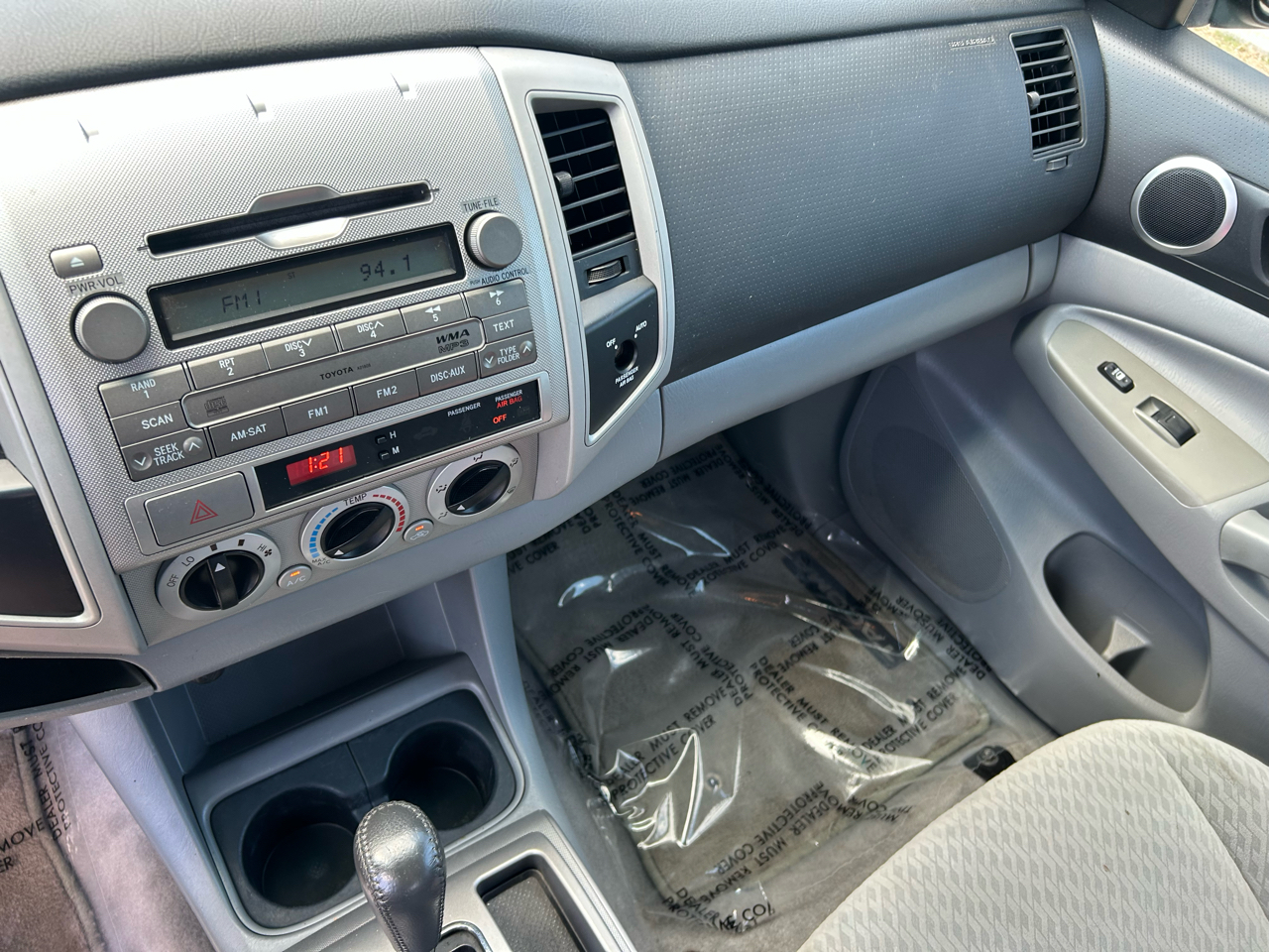 Toyota Tacoma 2WD Access V6 AT PreRunner (Natl) 2010