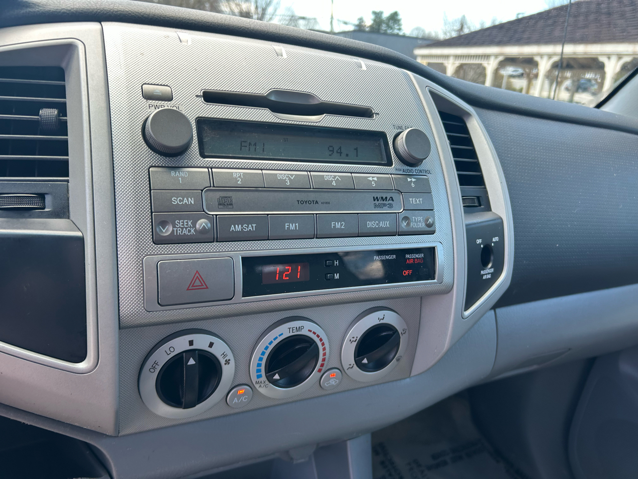 Toyota Tacoma 2WD Access V6 AT PreRunner (Natl) 2010