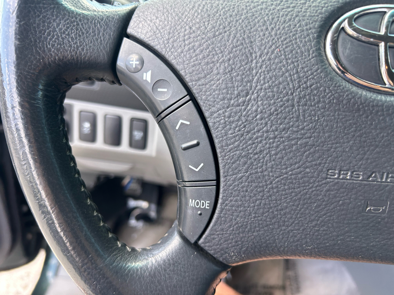 Toyota Tacoma 2WD Access V6 AT PreRunner (Natl) 2010