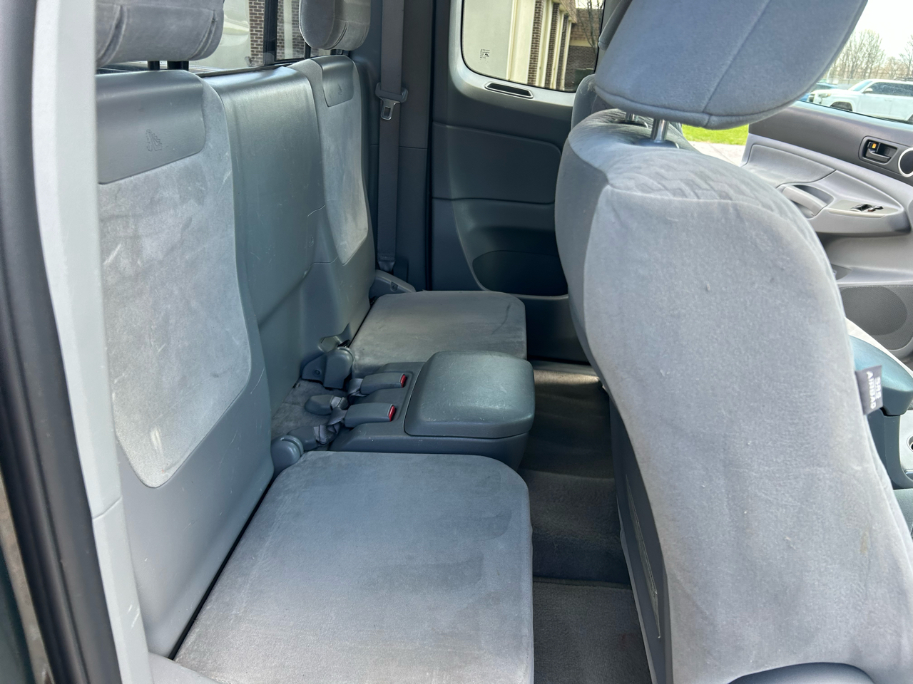 Toyota Tacoma 2WD Access V6 AT PreRunner (Natl) 2010