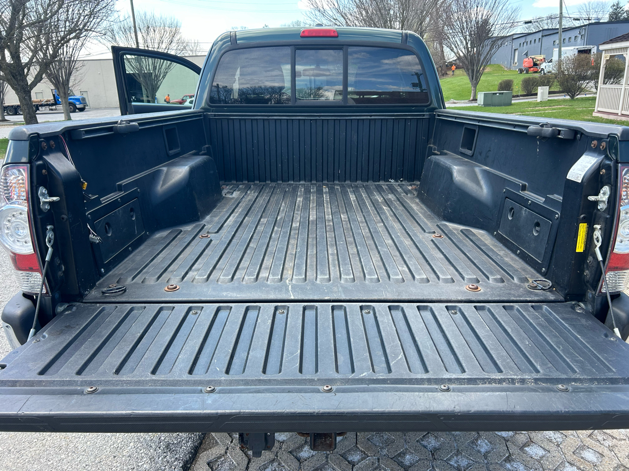 Toyota Tacoma 2WD Access V6 AT PreRunner (Natl) 2010