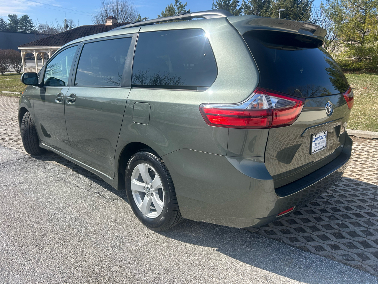 Toyota Sienna LE Auto Access Seat FWD 7-Passenger (Natl) 2020