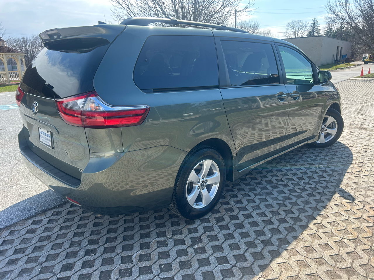 Toyota Sienna LE Auto Access Seat FWD 7-Passenger (Natl) 2020