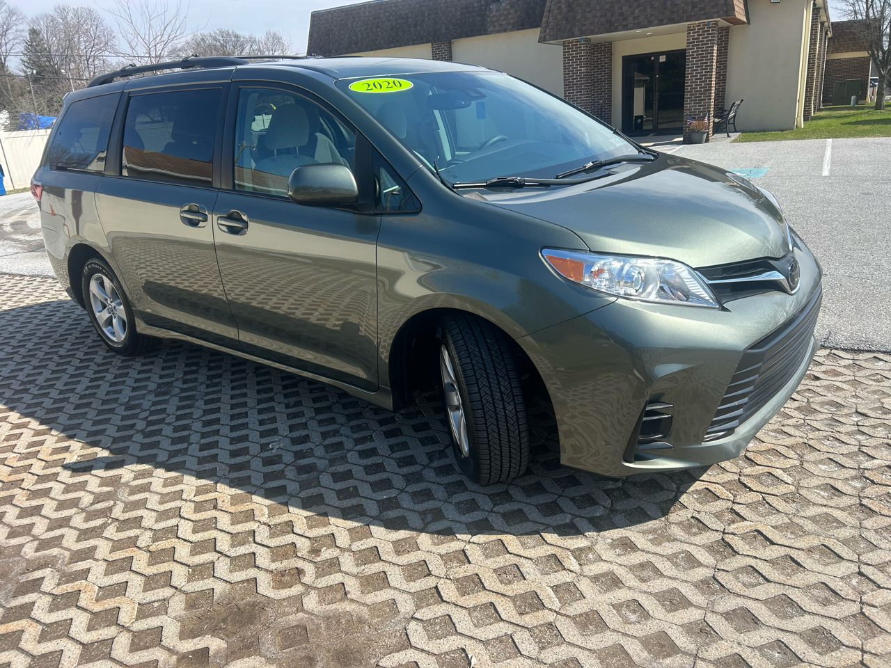 Toyota Sienna LE Auto Access Seat FWD 7-Passenger (Natl) 2020