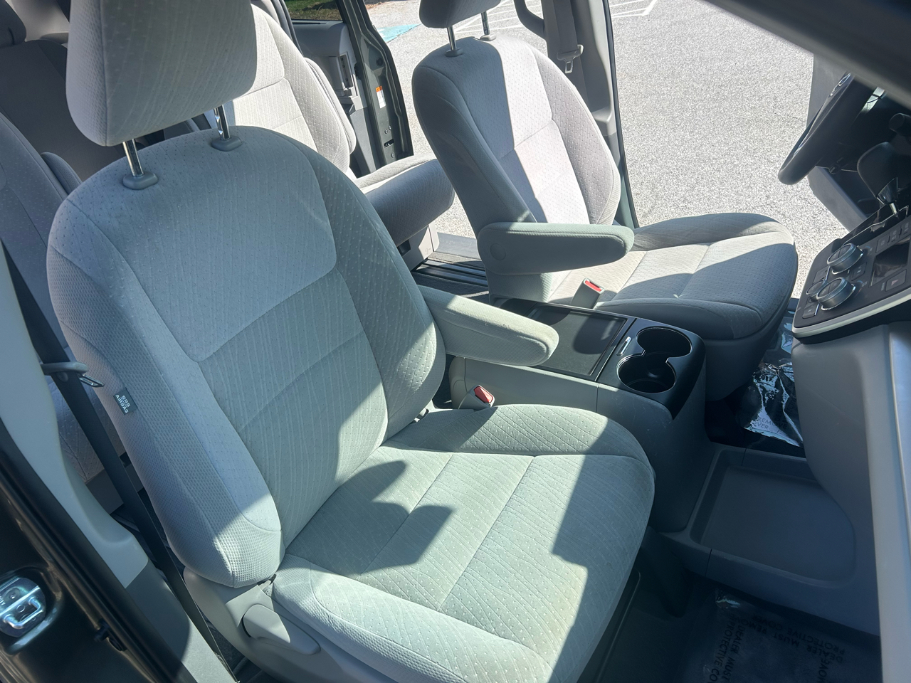Toyota Sienna LE Auto Access Seat FWD 7-Passenger (Natl) 2020