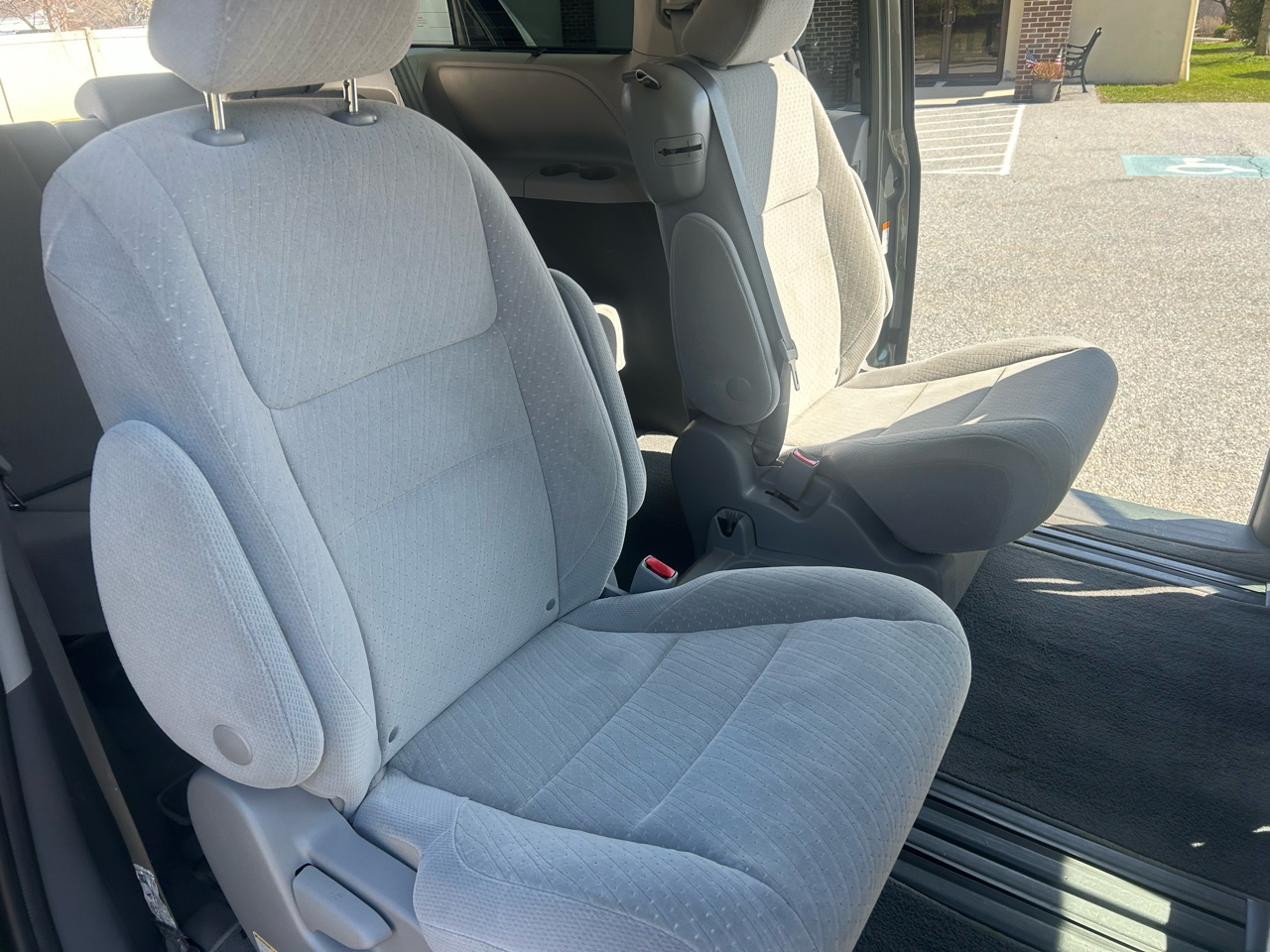 Toyota Sienna LE Auto Access Seat FWD 7-Passenger (Natl) 2020