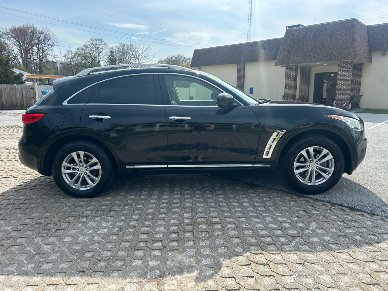 Infiniti QX70 AWD 4dr 2015