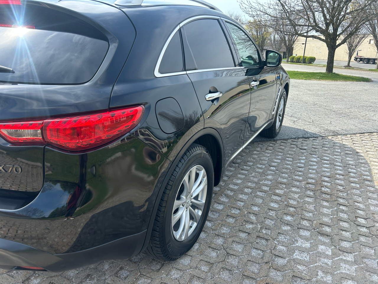 Infiniti QX70 AWD 4dr 2015