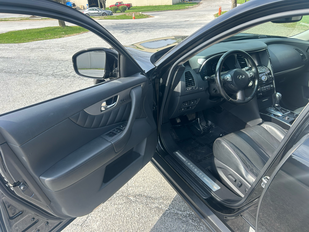 Infiniti QX70 AWD 4dr 2015