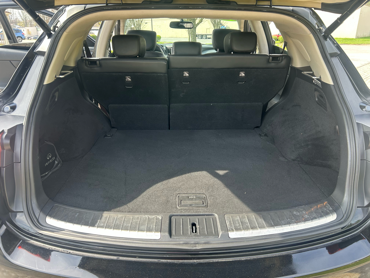 Infiniti QX70 AWD 4dr 2015