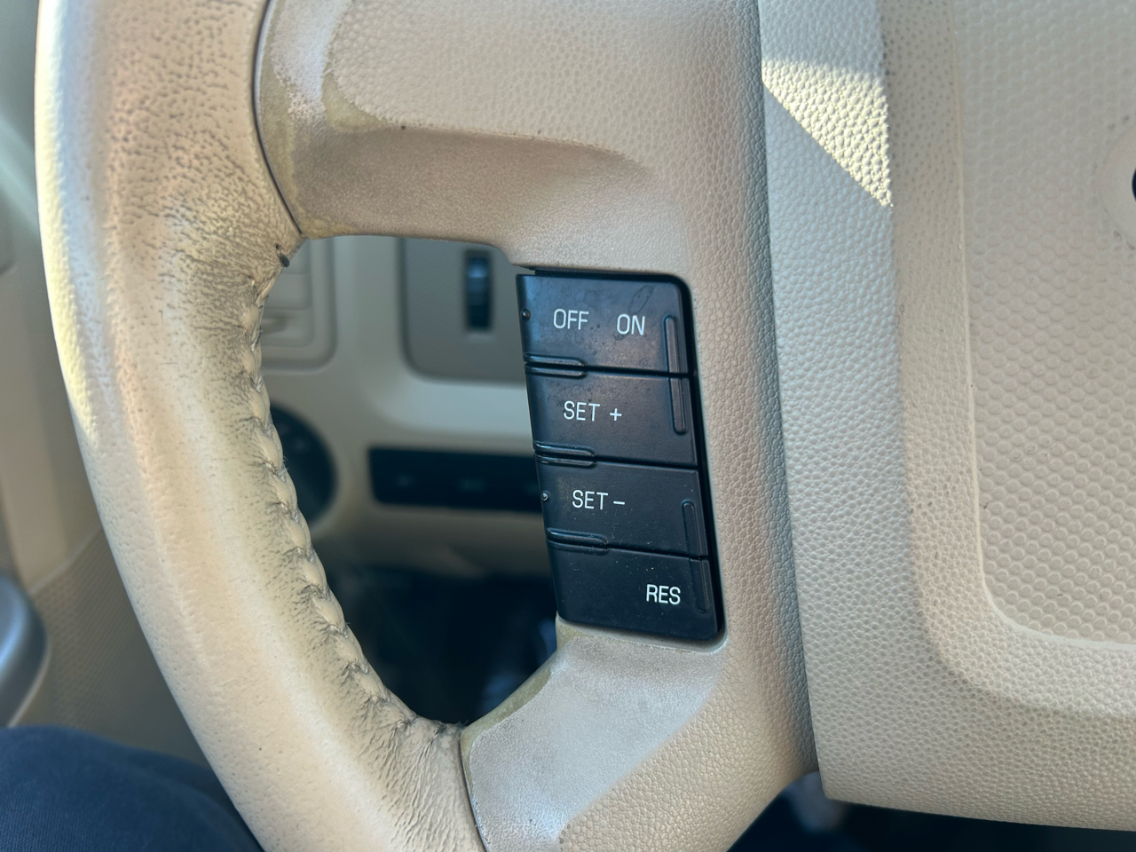 Ford Escape 4WD 4dr XLT 2012