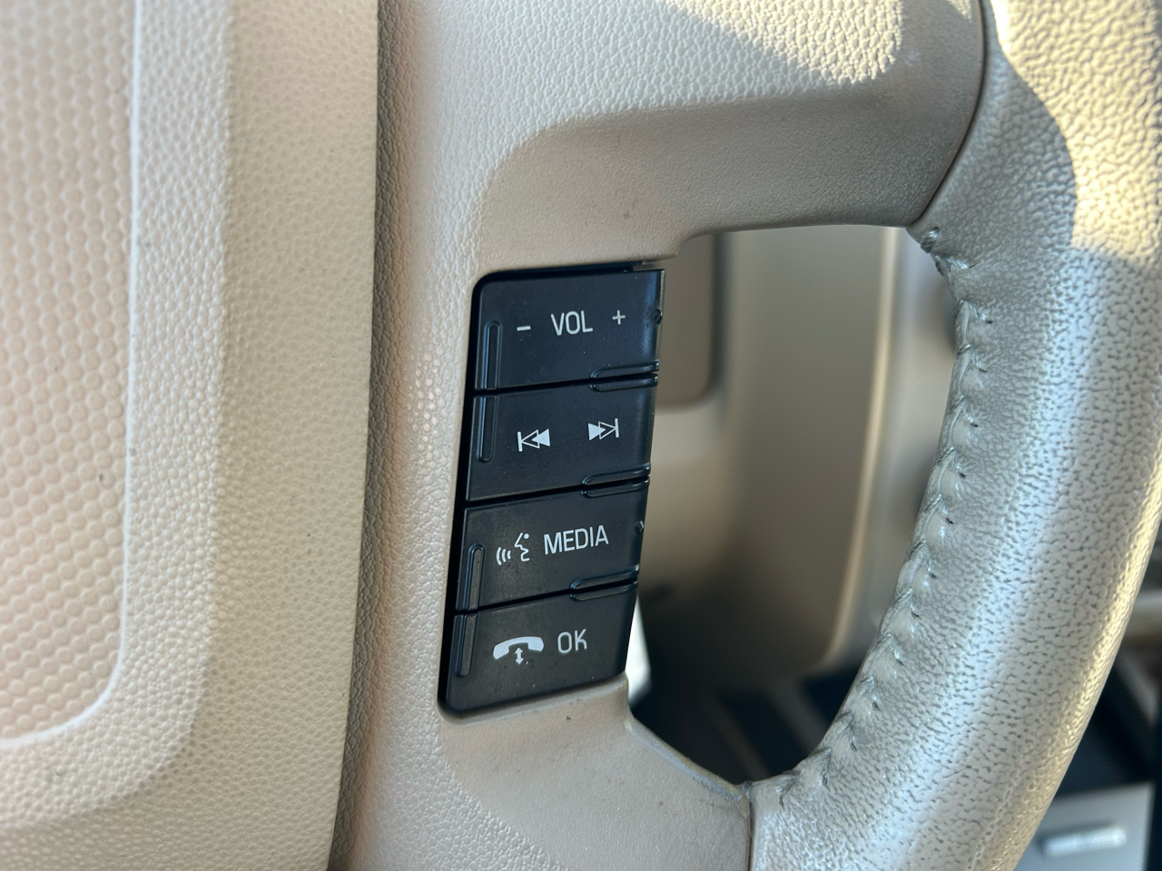 Ford Escape 4WD 4dr XLT 2012