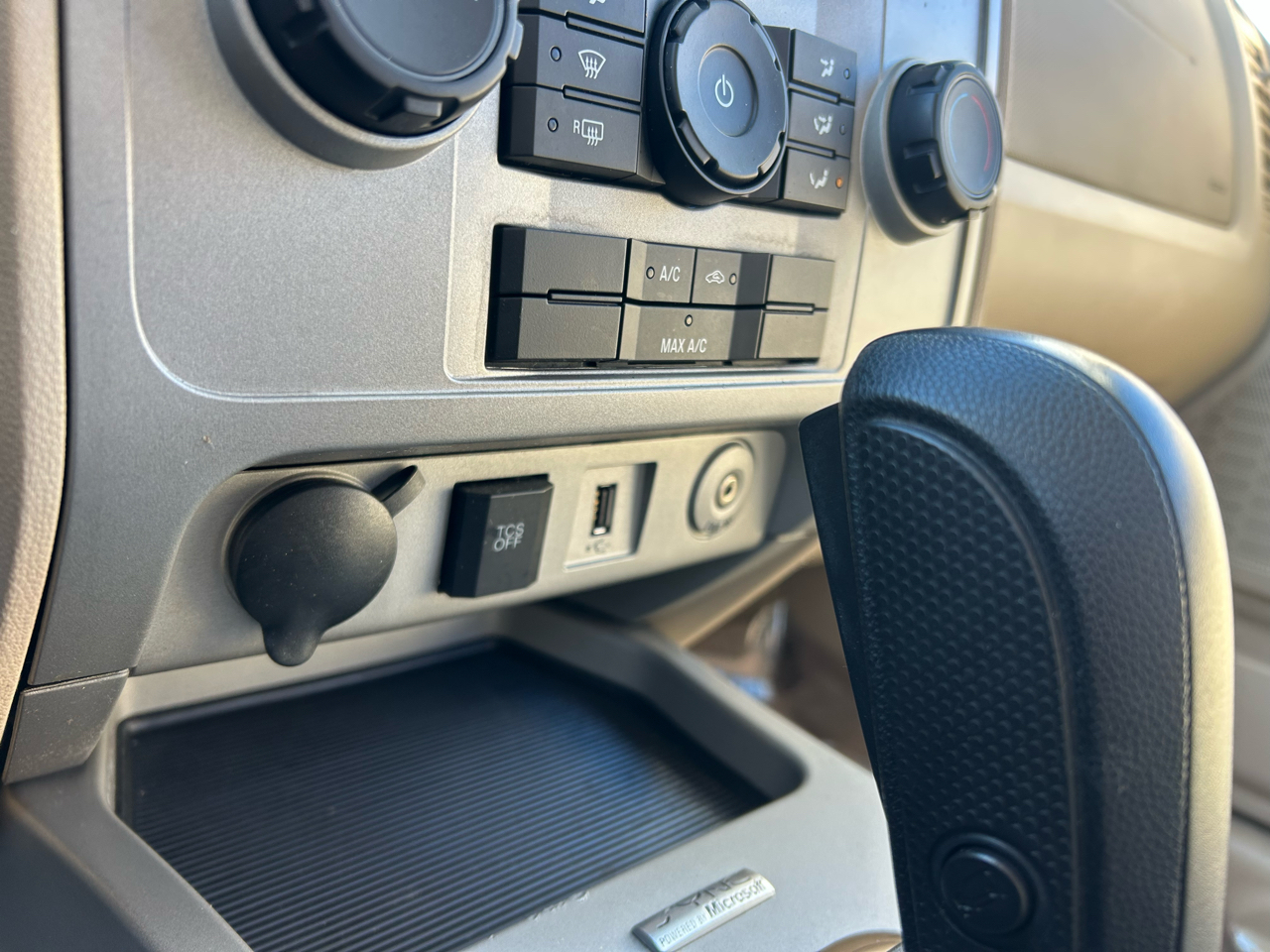 Ford Escape 4WD 4dr XLT 2012