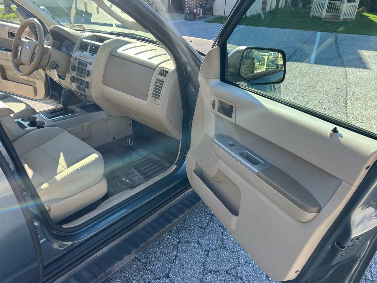 Ford Escape 4WD 4dr XLT 2012