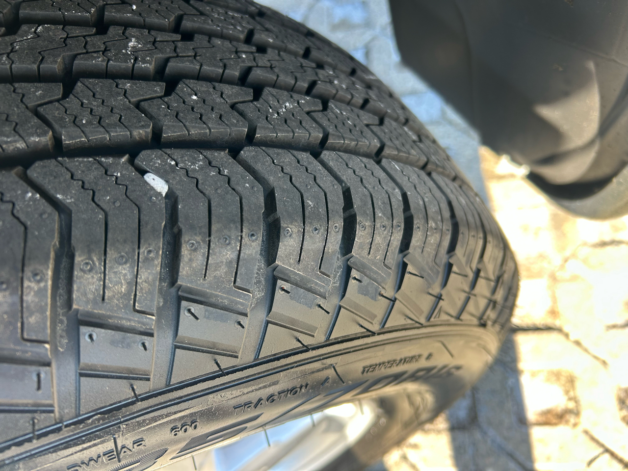 Ford Escape 4WD 4dr XLT 2012