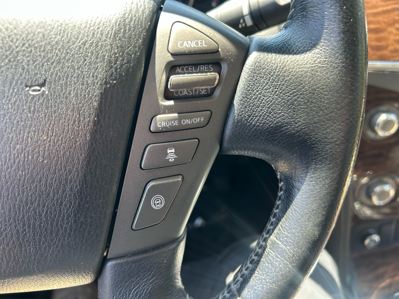 Nissan Armada 4x4 Platinum 2018