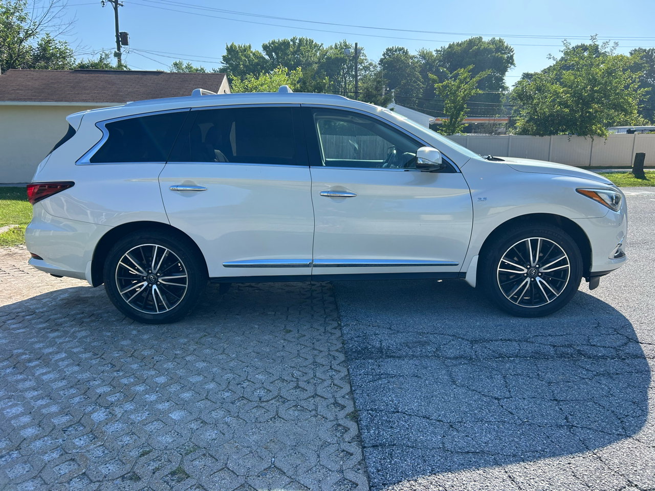 Infiniti QX60 2019.5 LUXE AWD 2019