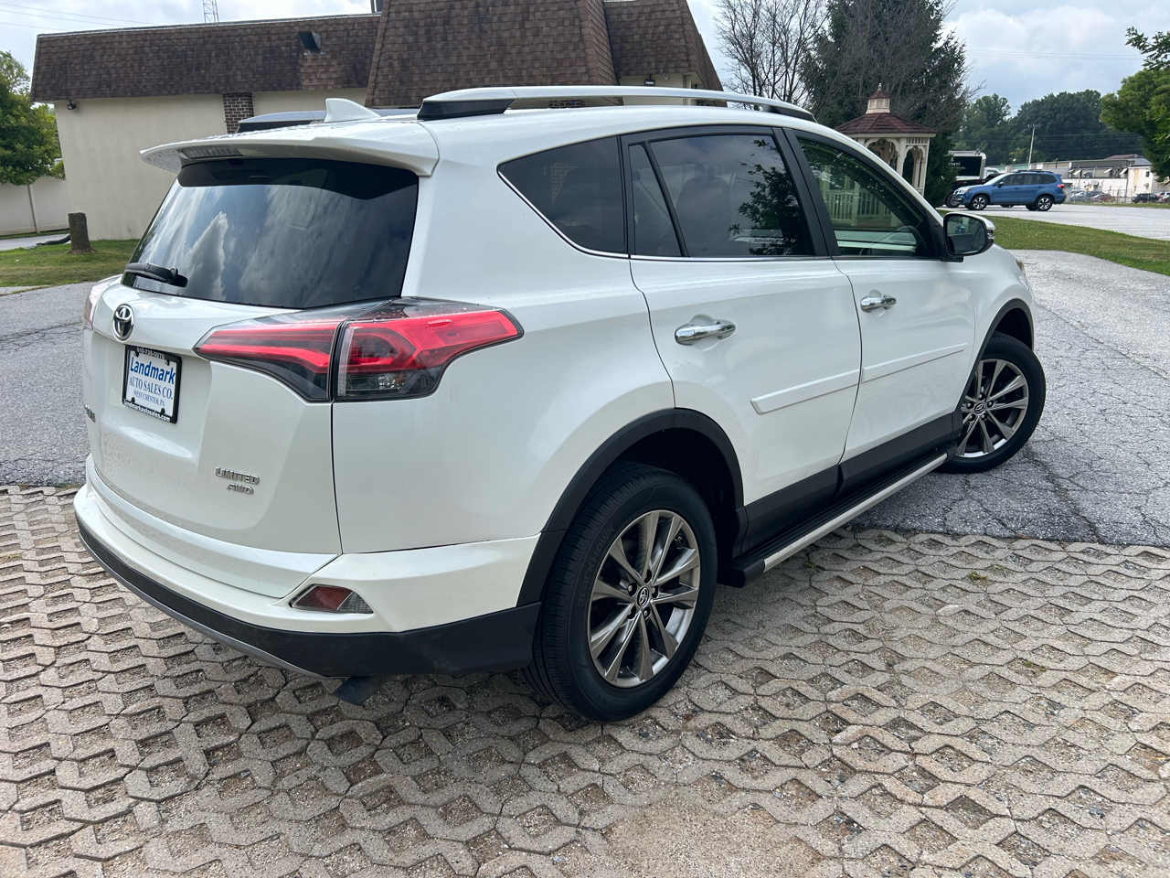 Toyota RAV4 Limited AWD (Natl) 2017