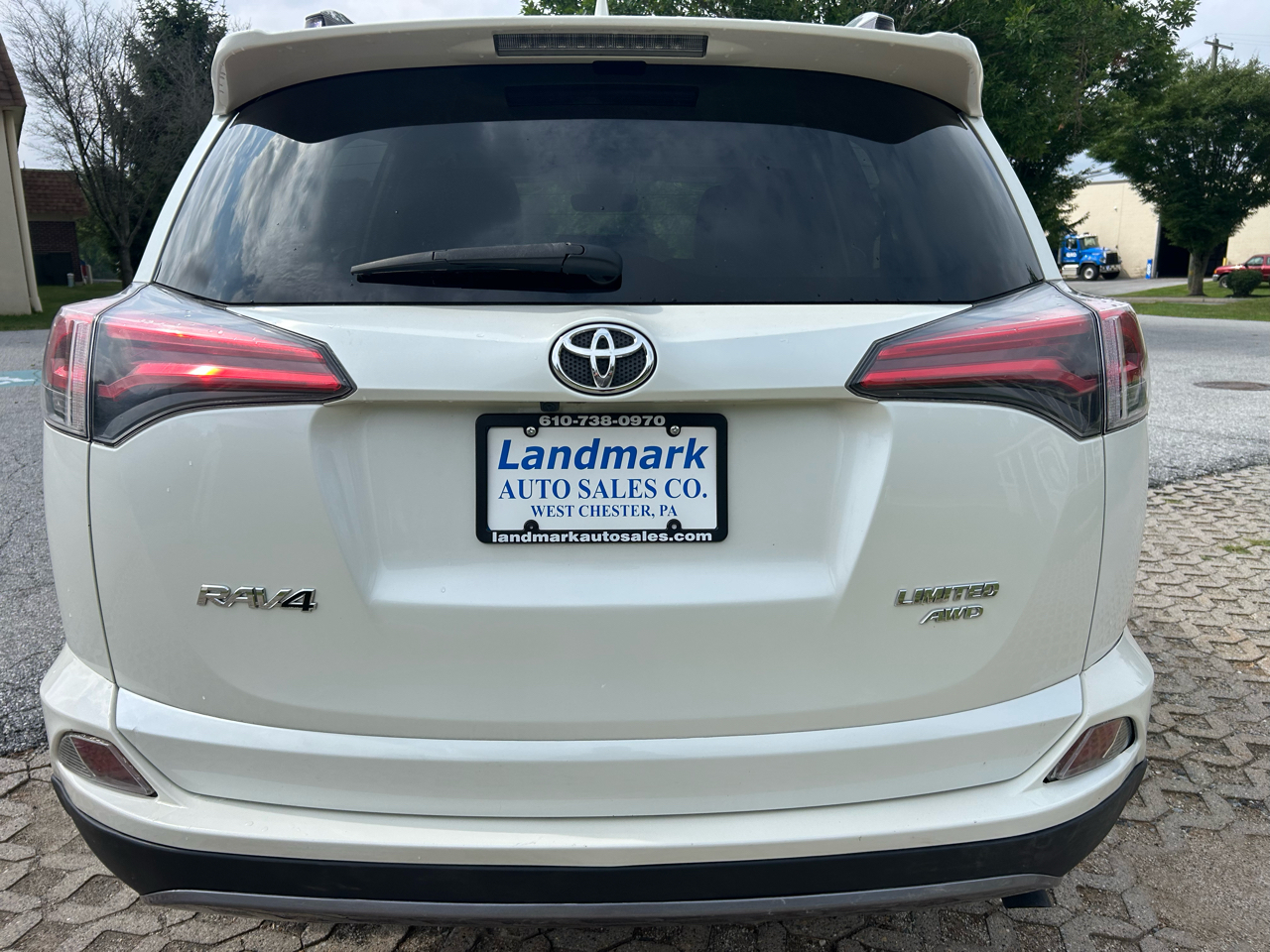 Toyota RAV4 Limited AWD (Natl) 2017