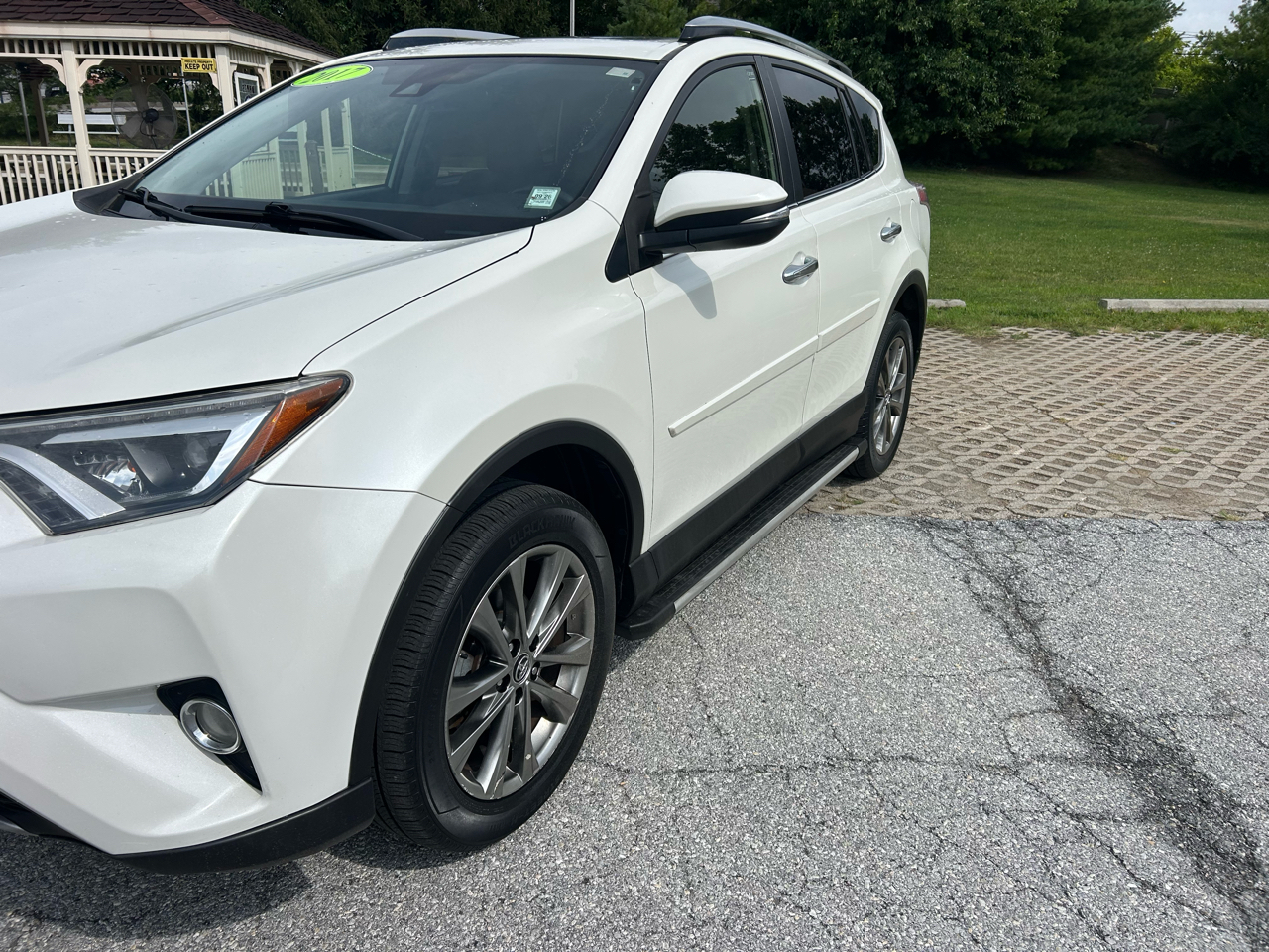 Toyota RAV4 Limited AWD (Natl) 2017