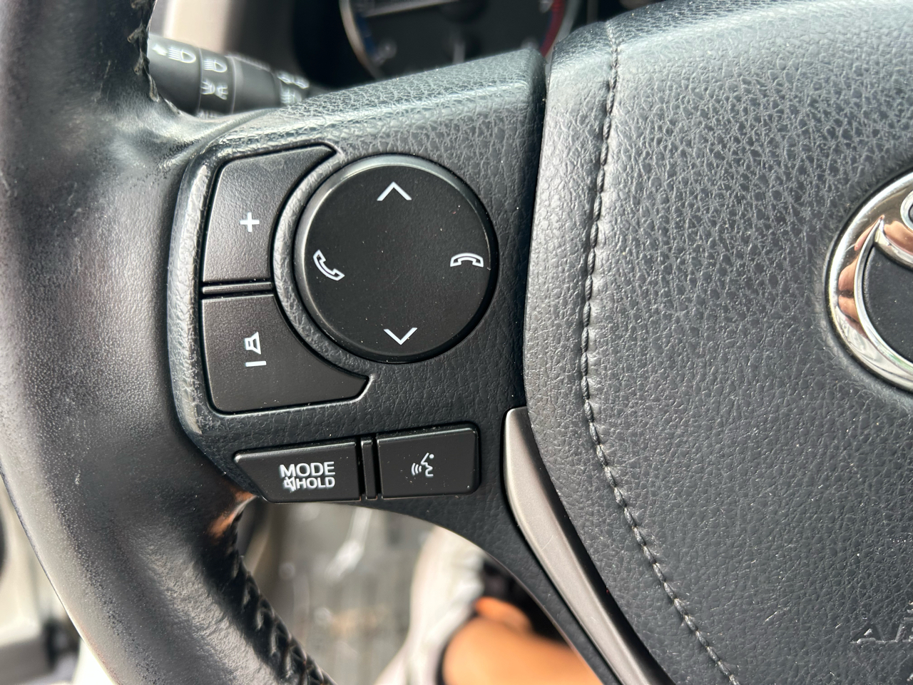 Toyota RAV4 Limited AWD (Natl) 2017