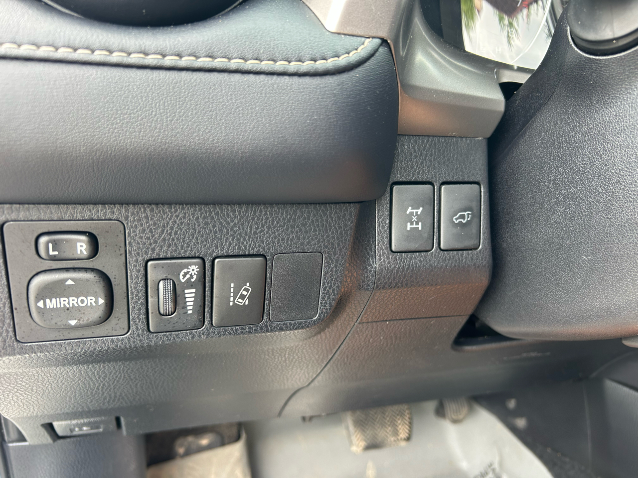 Toyota RAV4 Limited AWD (Natl) 2017