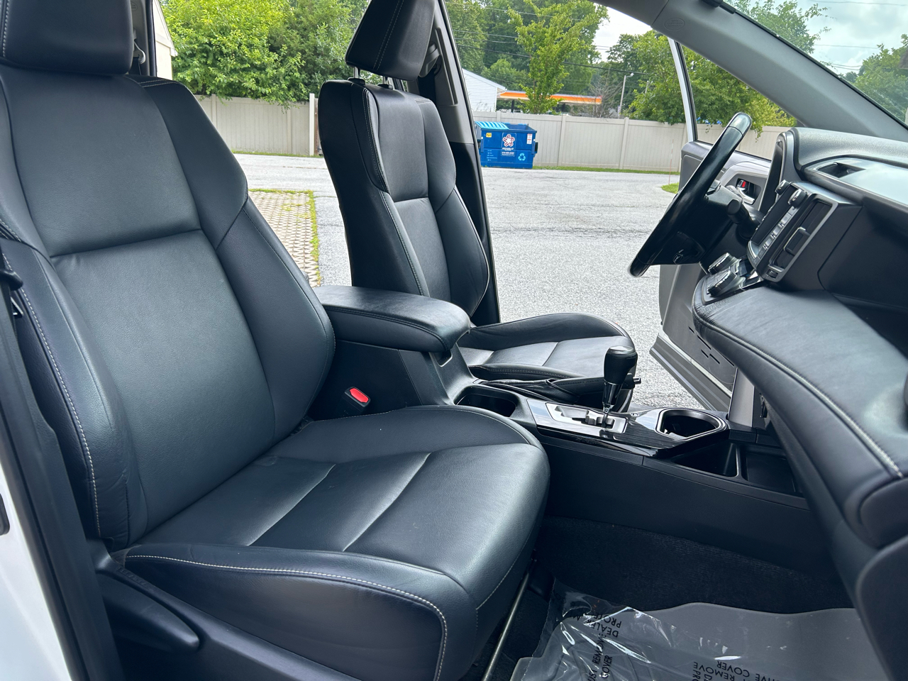 Toyota RAV4 Limited AWD (Natl) 2017