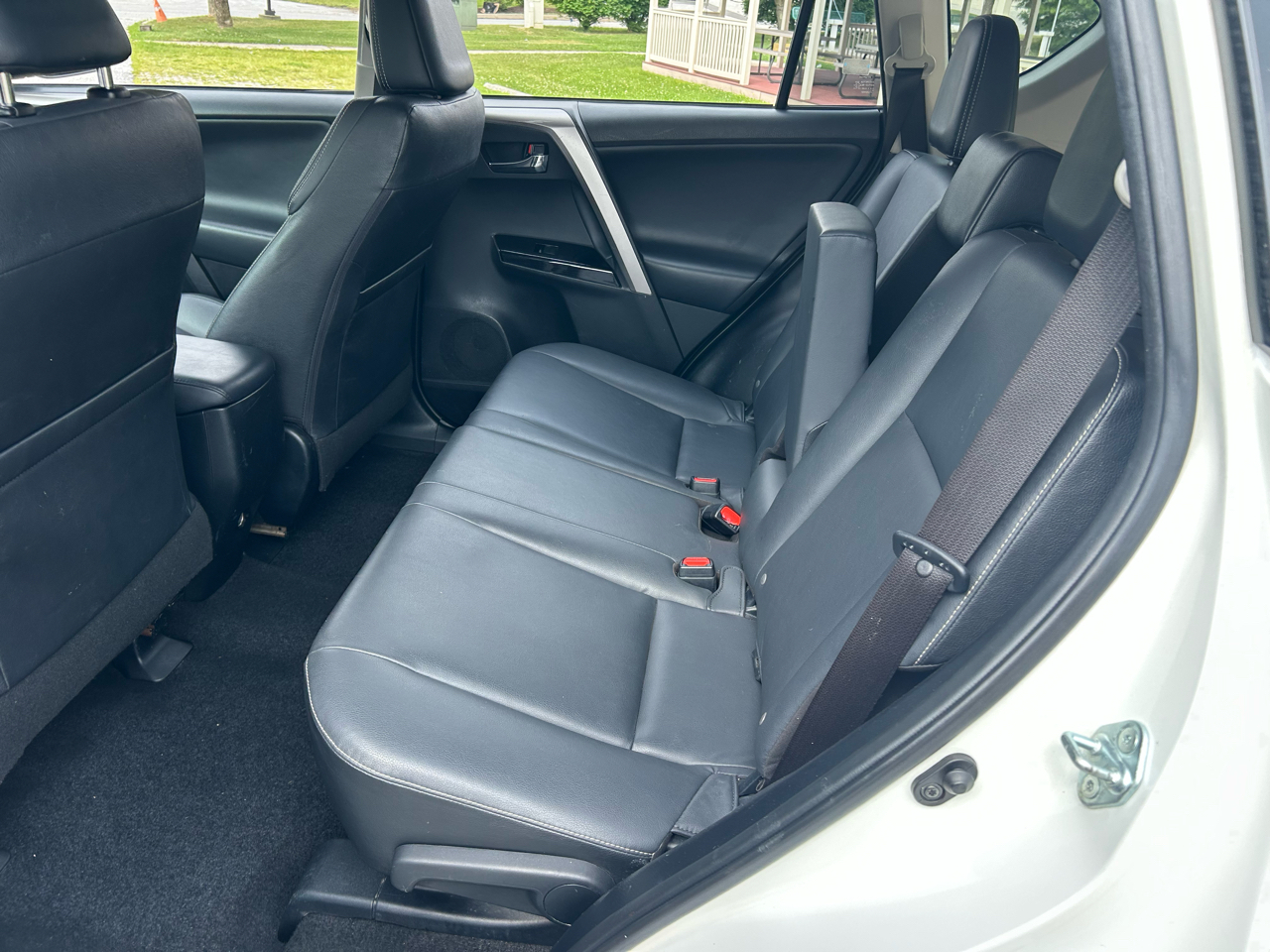 Toyota RAV4 Limited AWD (Natl) 2017