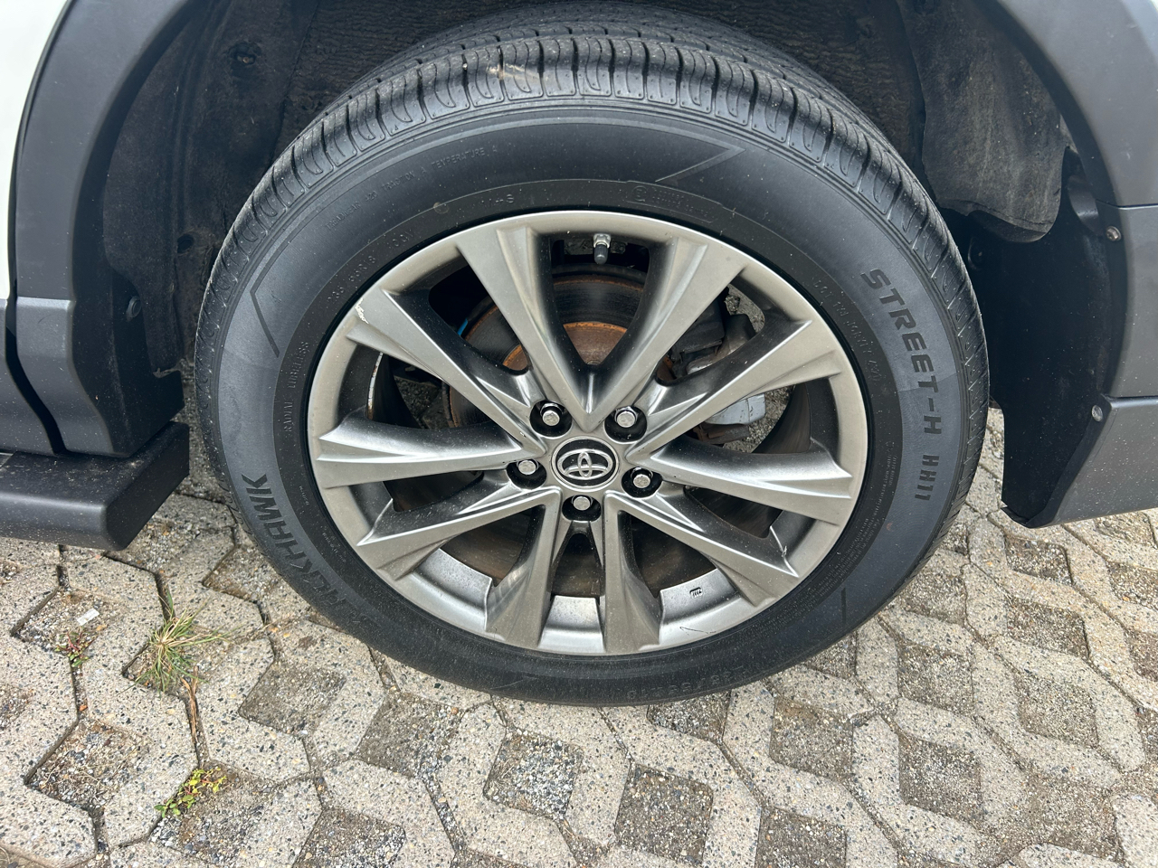 Toyota RAV4 Limited AWD (Natl) 2017