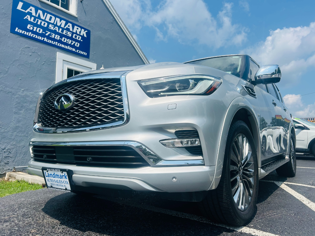 Infiniti QX80 LUXE AWD 2019