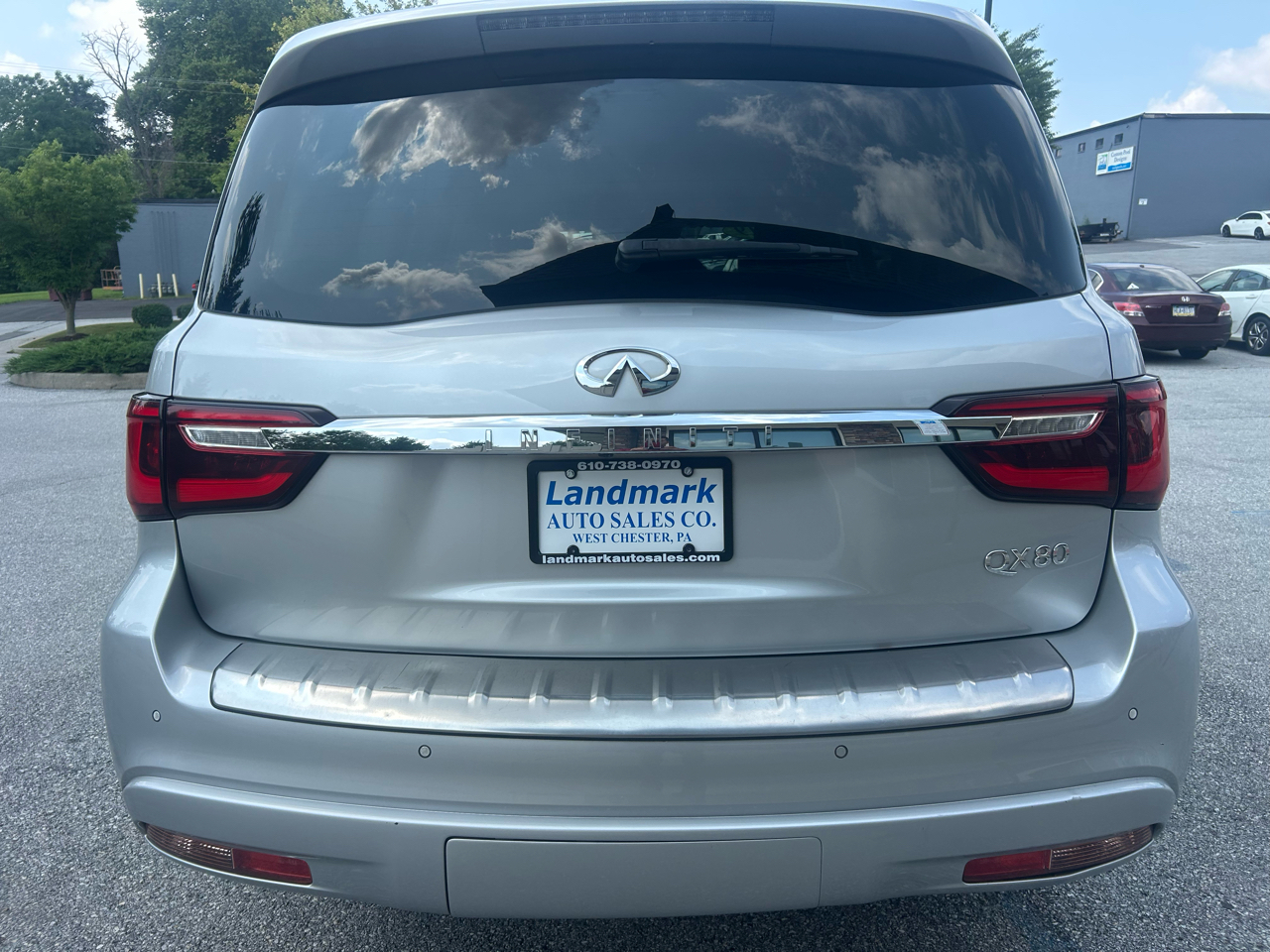 Infiniti QX80 LUXE AWD 2019