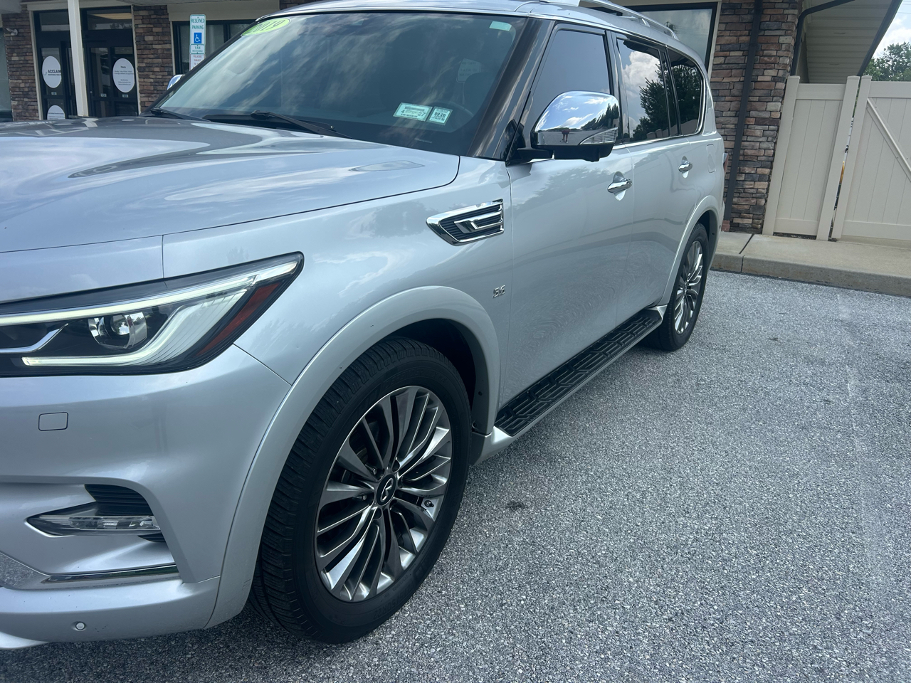 Infiniti QX80 LUXE AWD 2019