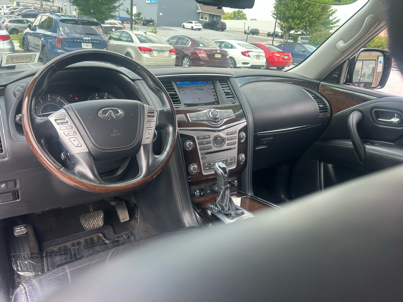 Infiniti QX80 LUXE AWD 2019