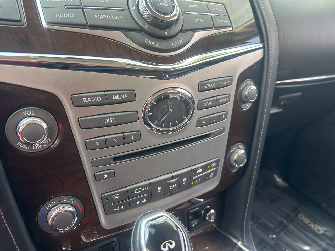 Infiniti QX80 LUXE AWD 2019