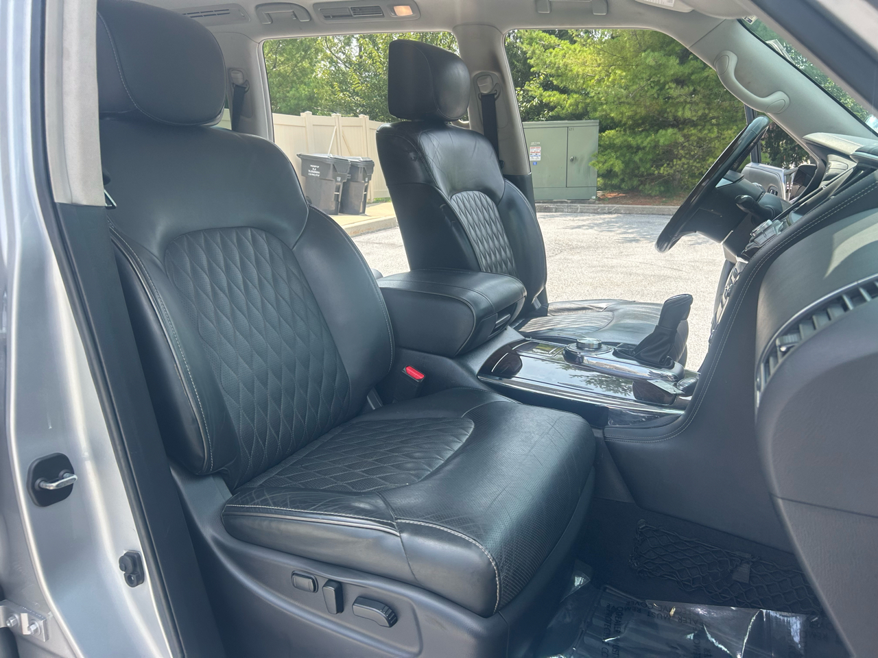 Infiniti QX80 LUXE AWD 2019