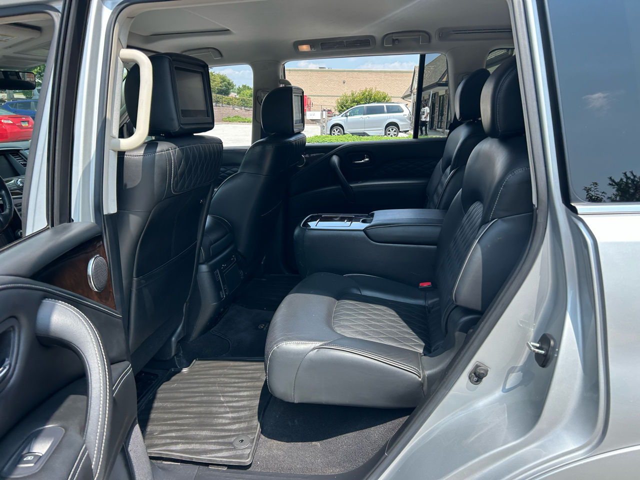 Infiniti QX80 LUXE AWD 2019