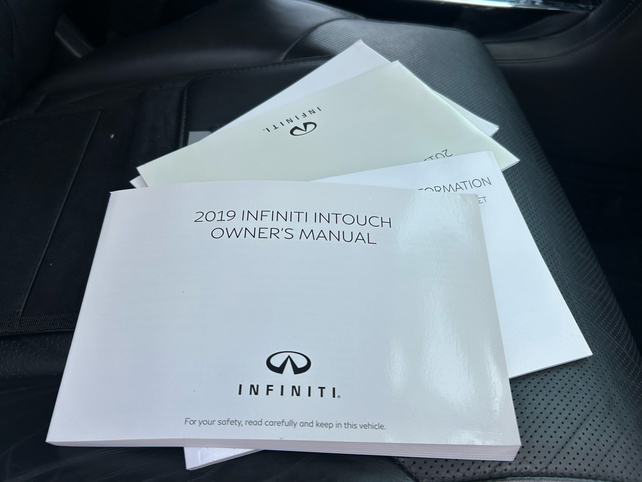 Infiniti QX80 LUXE AWD 2019