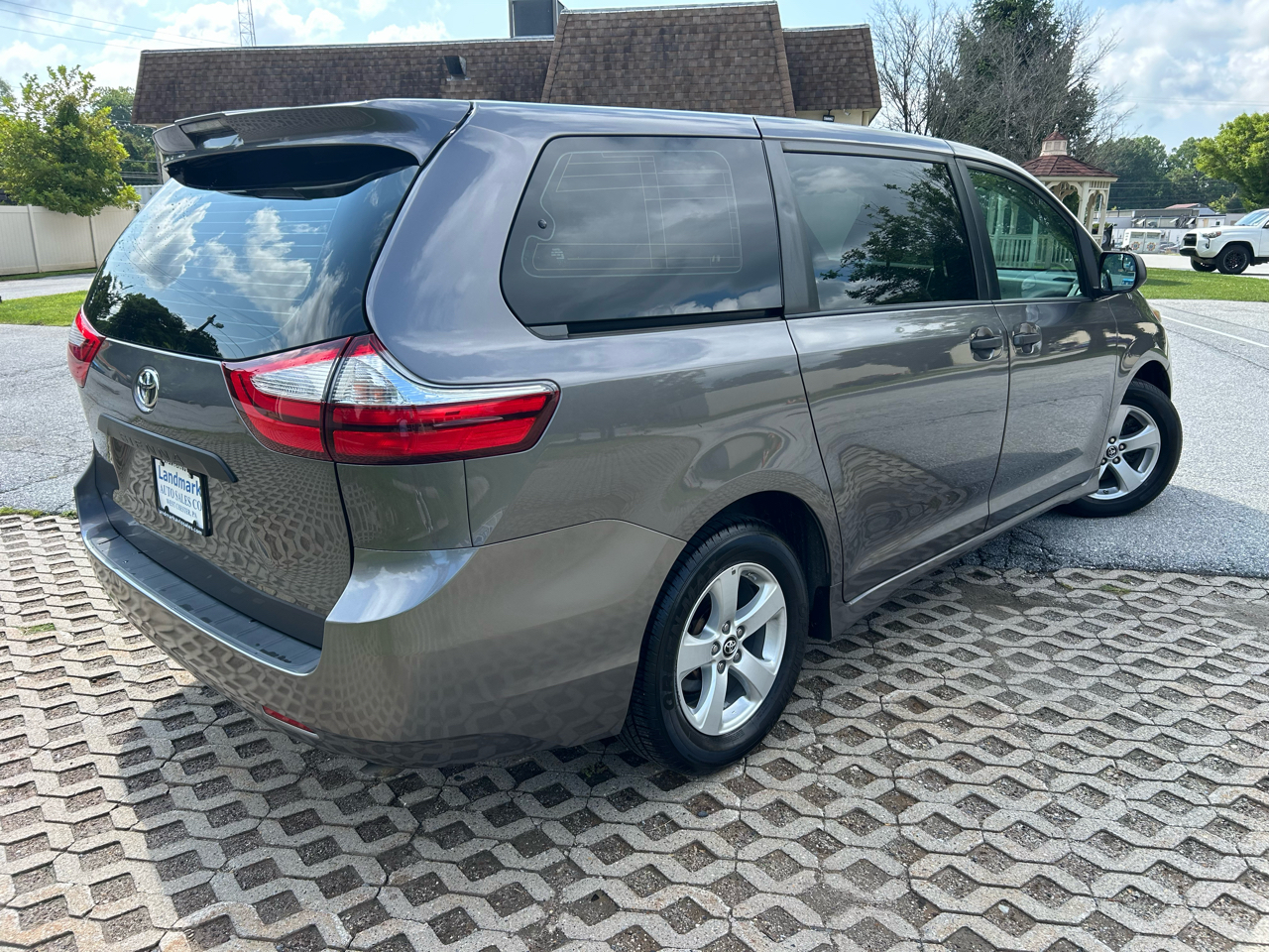 Toyota Sienna L FWD 7-Passenger (Natl) 2018