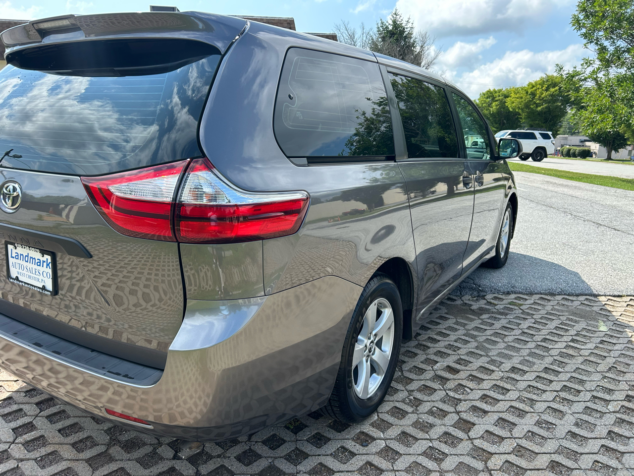 Toyota Sienna L FWD 7-Passenger (Natl) 2018