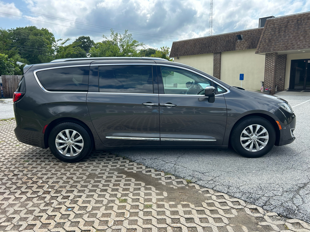 Chrysler Pacifica Touring L Plus FWD 2018