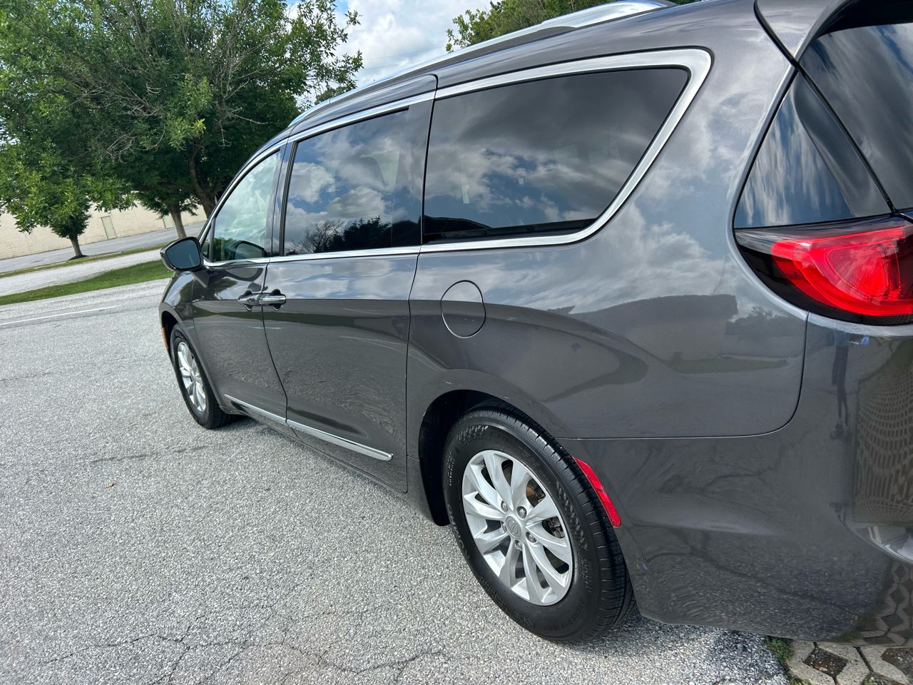 Chrysler Pacifica Touring L Plus FWD 2018
